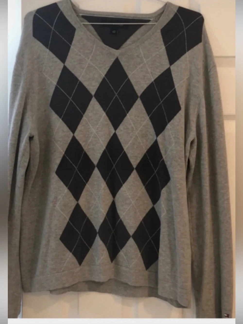 Tommy Hilfiger Classic Argyle V-Neck Sweater  | Large - EUC